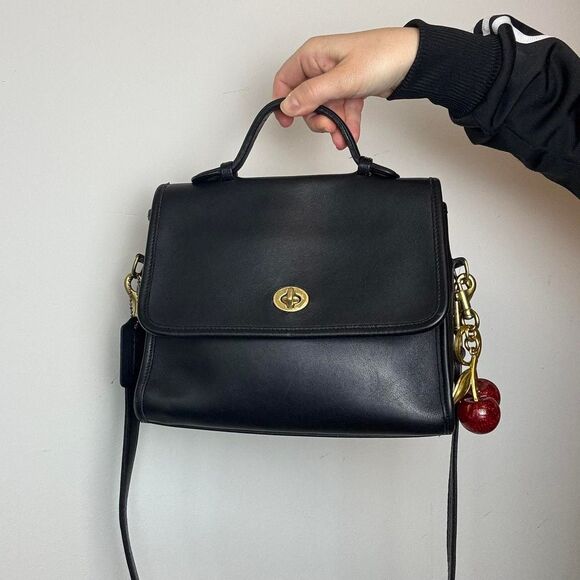 Coach Handbags - Coach Vintage Black Leather Court Leather Bag